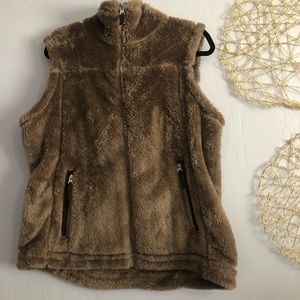 Free country soft furry vest no flaws